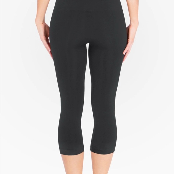 Mother Tucker compression capri leggings black - belly bandit - Picture 2 of 6